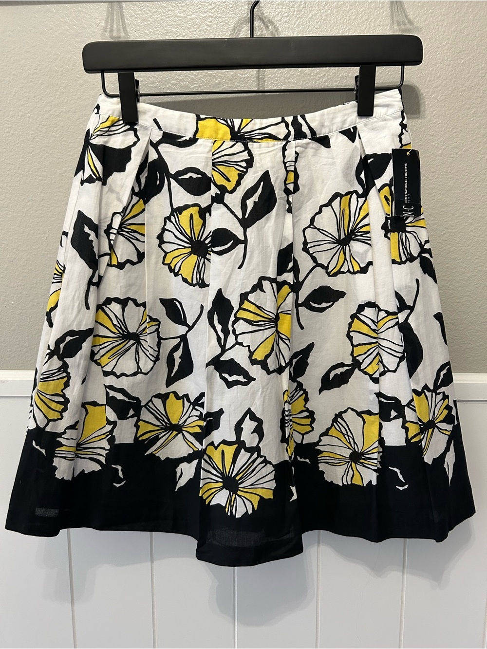 Macy’s 100% Cotton INC International Concepts Floral Pleated A-Line Skirt